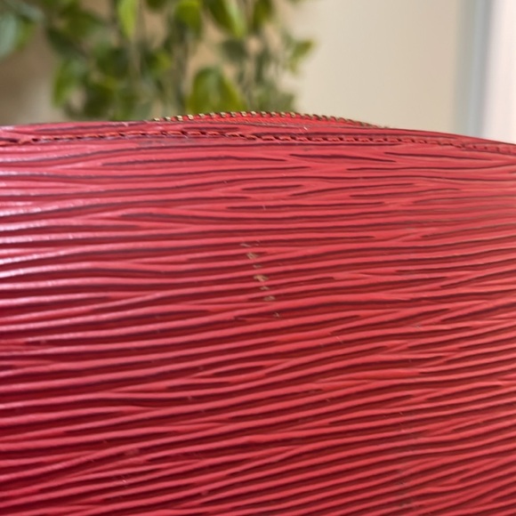 Louis Vuitton Epi Leather Pochette - Picture 7 of 9